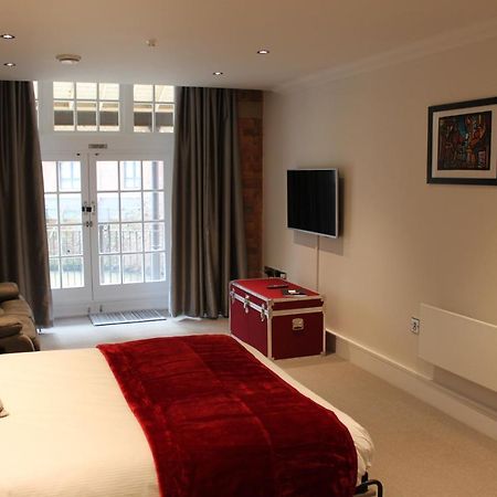 Waters Edge At Cocoa Suites York Extérieur photo
