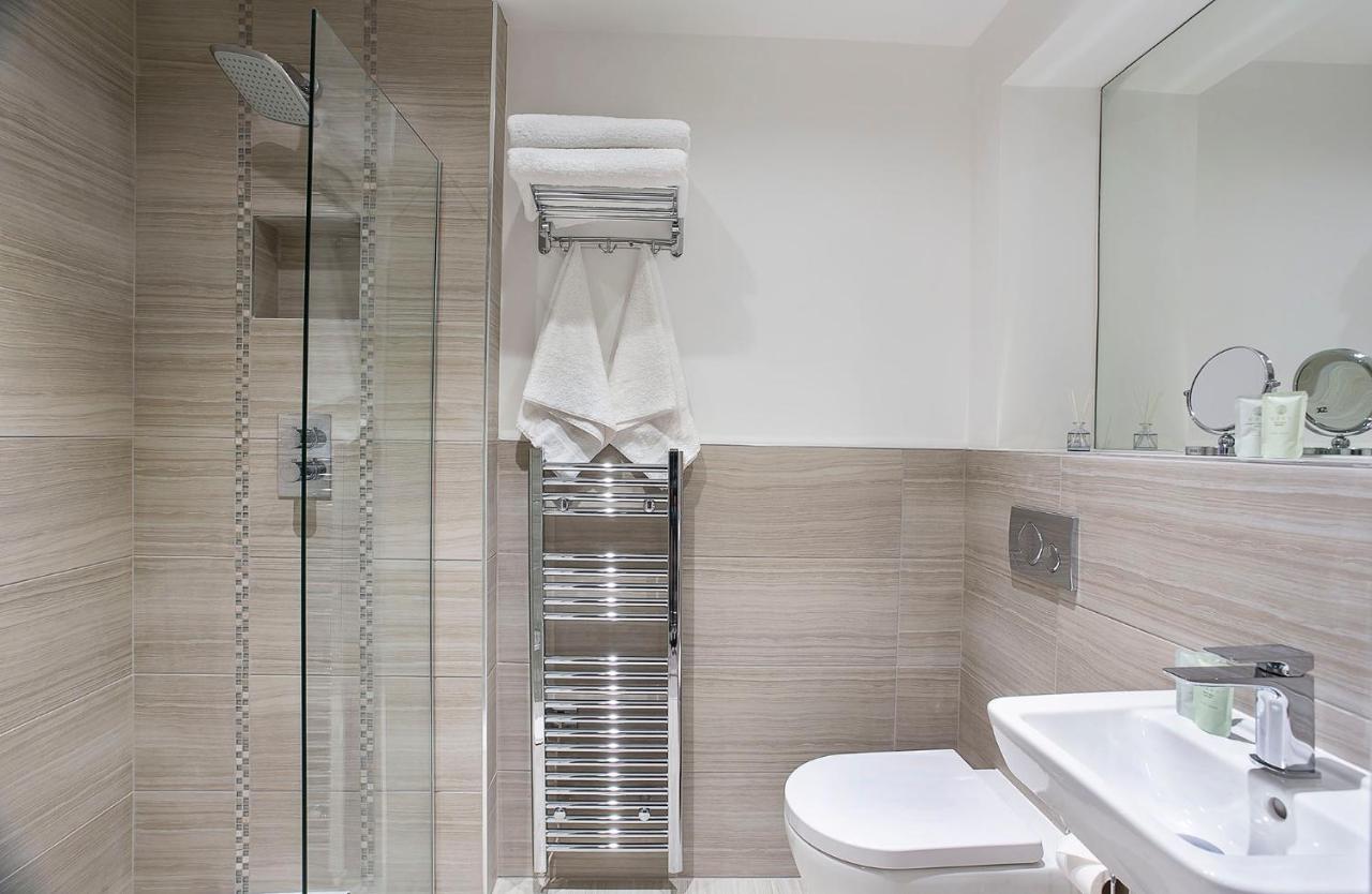 Waters Edge At Cocoa Suites York Extérieur photo