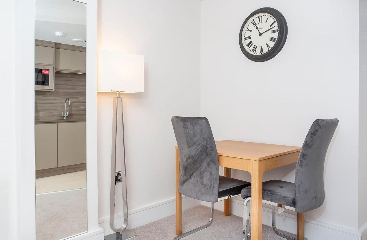Waters Edge At Cocoa Suites York Extérieur photo