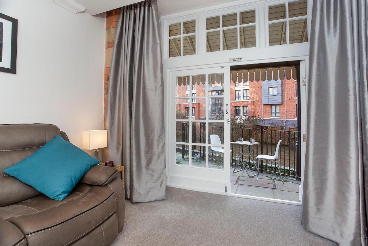 Waters Edge At Cocoa Suites York Extérieur photo