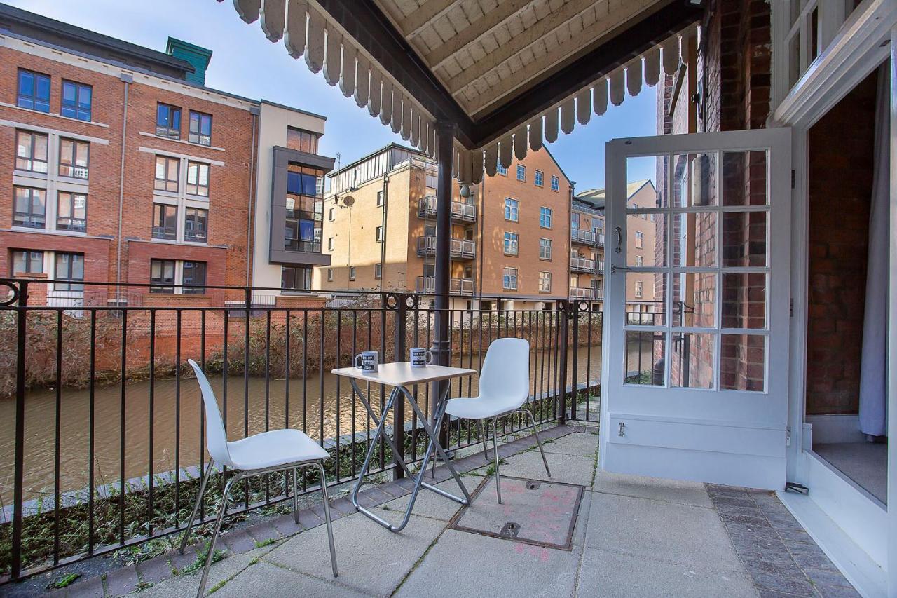 Waters Edge At Cocoa Suites York Extérieur photo