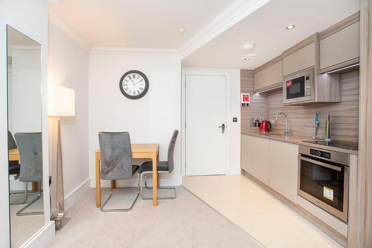 Waters Edge At Cocoa Suites York Extérieur photo