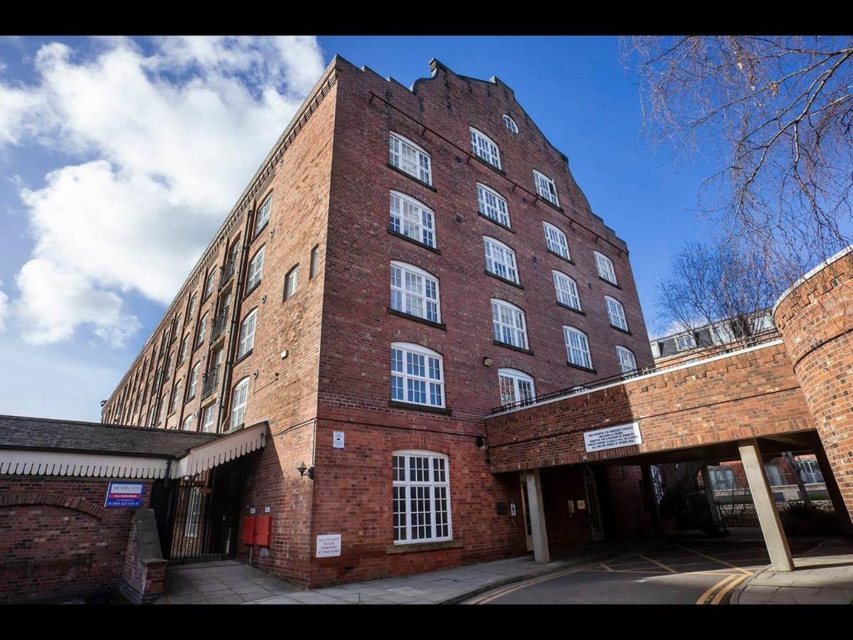 Waters Edge At Cocoa Suites York Extérieur photo