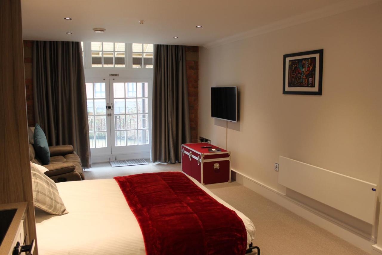 Waters Edge At Cocoa Suites York Extérieur photo