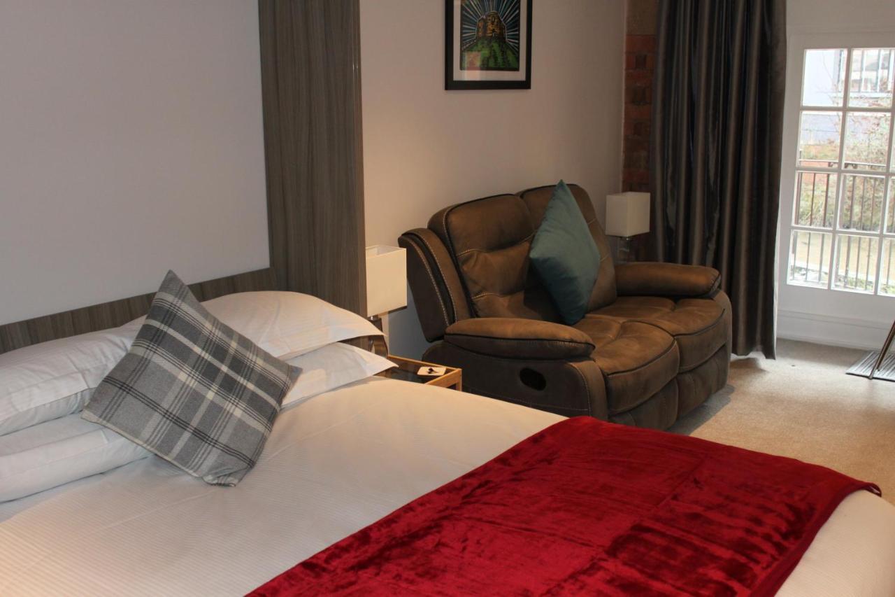 Waters Edge At Cocoa Suites York Extérieur photo